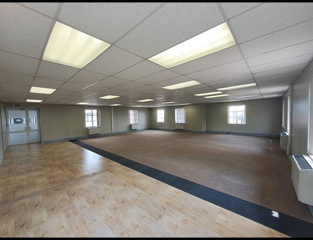 218M² OFFICE TO LET IN HYDE PARK